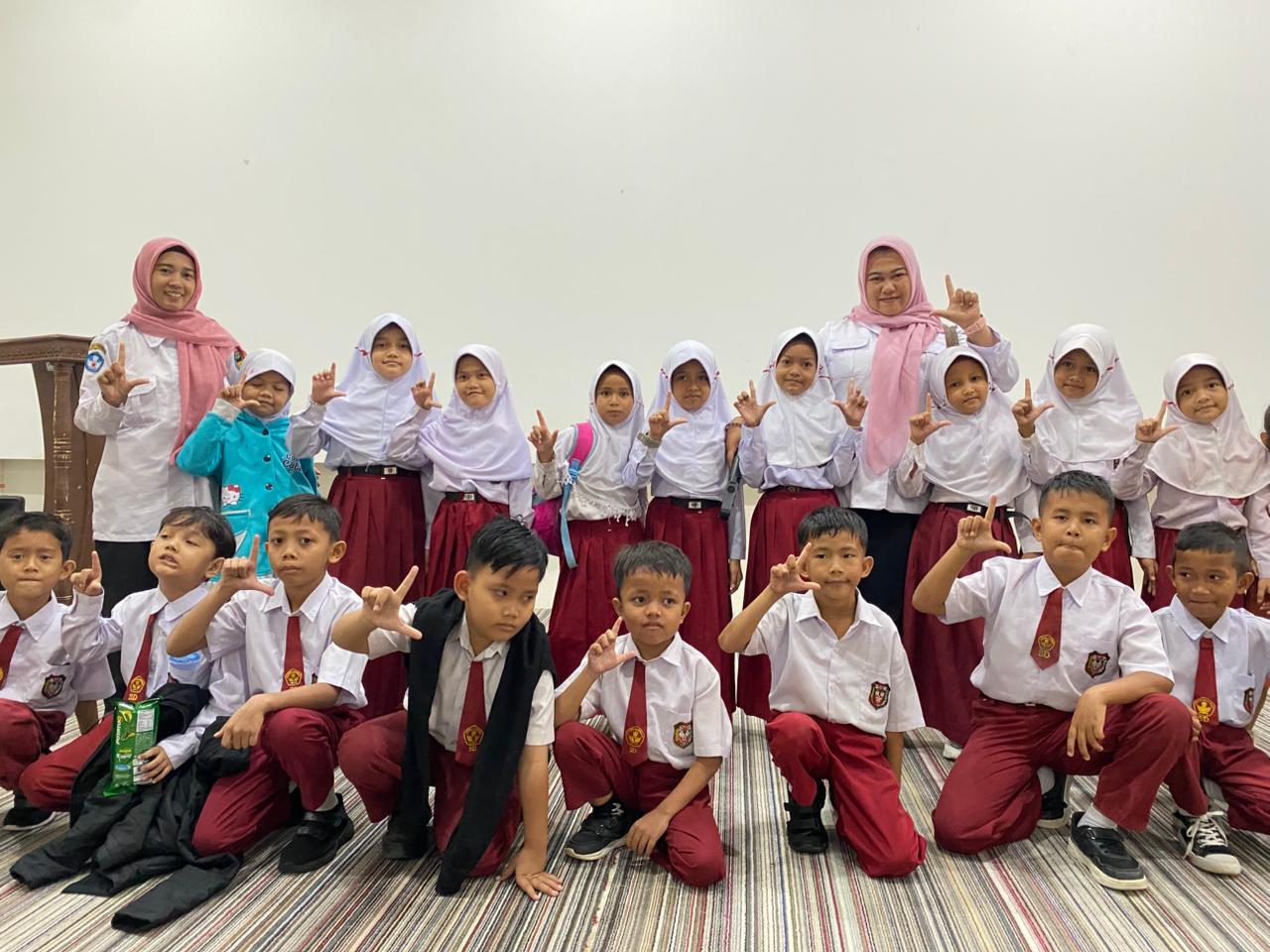 Kunjungan Edukasi Sekolah SDN 05 Pasar Baru ke Perpustakaan Umum Daerah