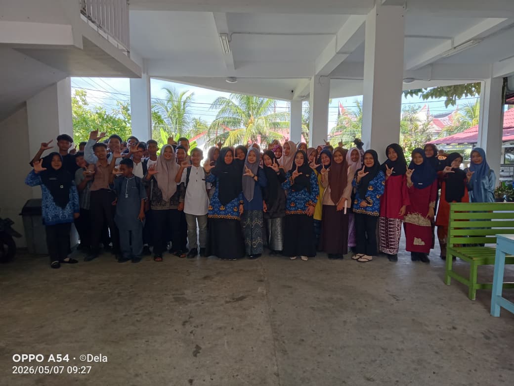 Kunjungan Edukasi dan Literasi SMPN 1 Painan ke Dinas Perpustakaan dan Kearsipan Kabupaten Pesisir S
