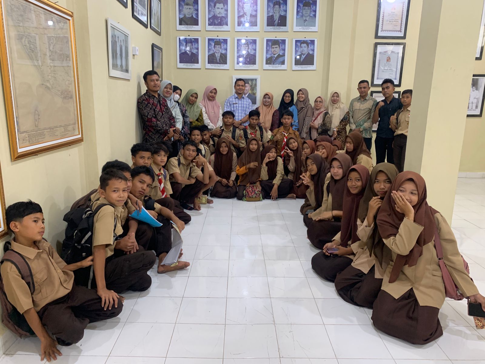 Kunjungan ke Galeri Arsip dari SMPN 2 IV Jurai