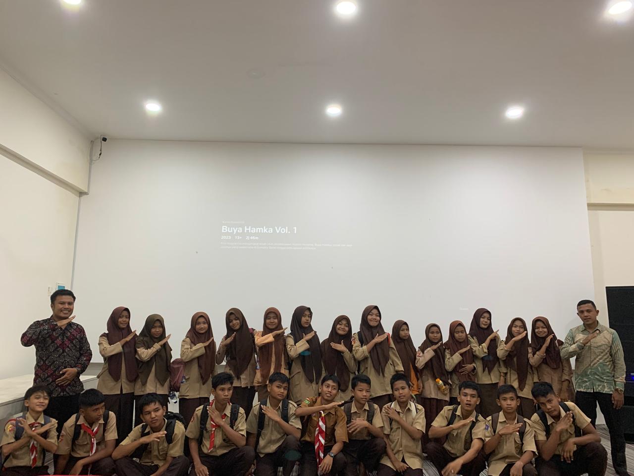 Kunjungan ke Studio Mini dari SMPN 2 IV Jurai 