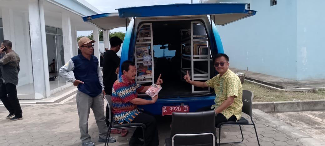 Layanan buka lapak perpustakaan keliling pada kegiatan jambore pertanian 
