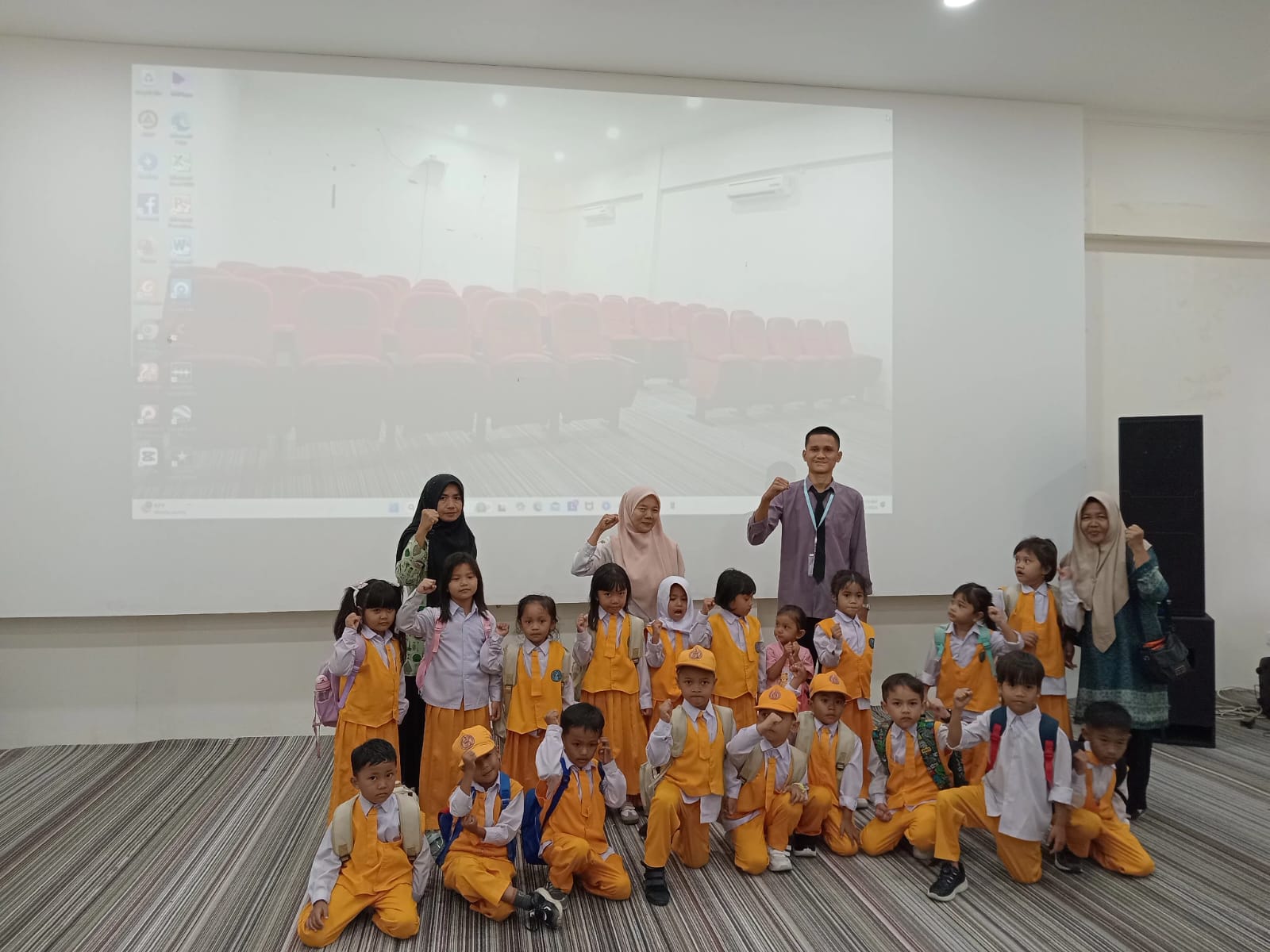 TK Bhayangkari Painan berkunjung ke Studio Mini