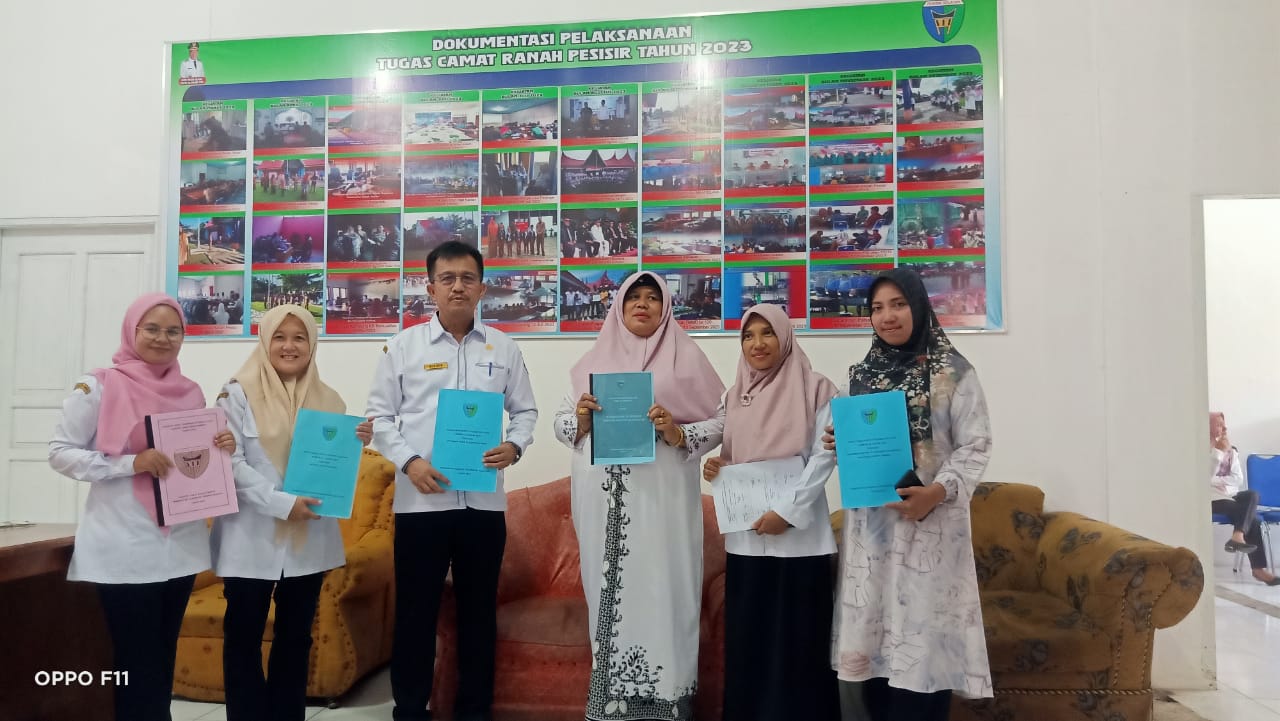 Pembinaan Tata Kelola Kearsipan ke Kantor Camat Ranah Pesisir